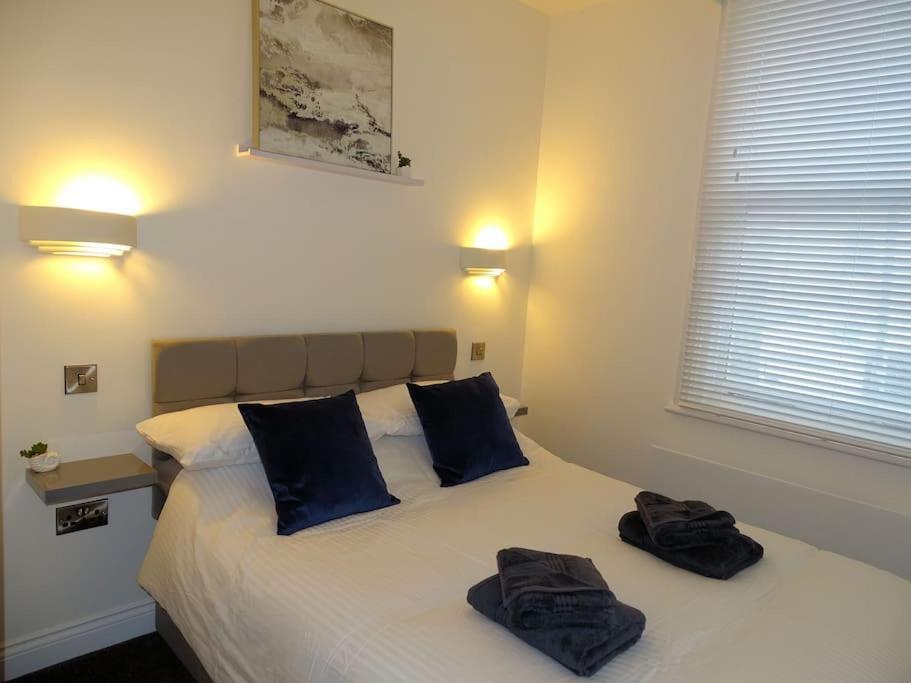 Apt 3 - Queens Court Scarborough Extérieur photo
